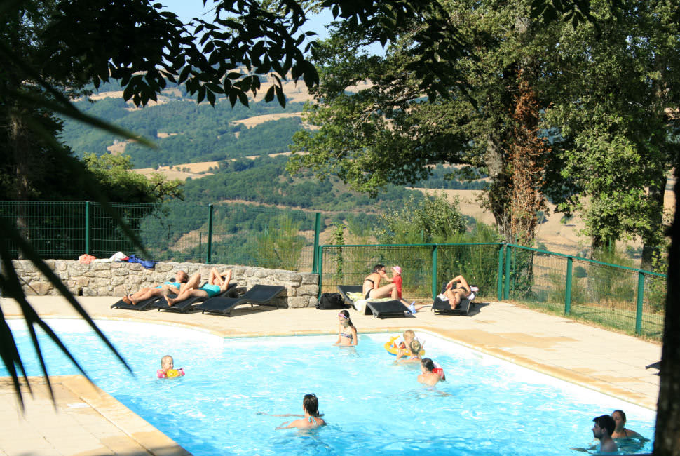 chalets with swimming pool in aveyron